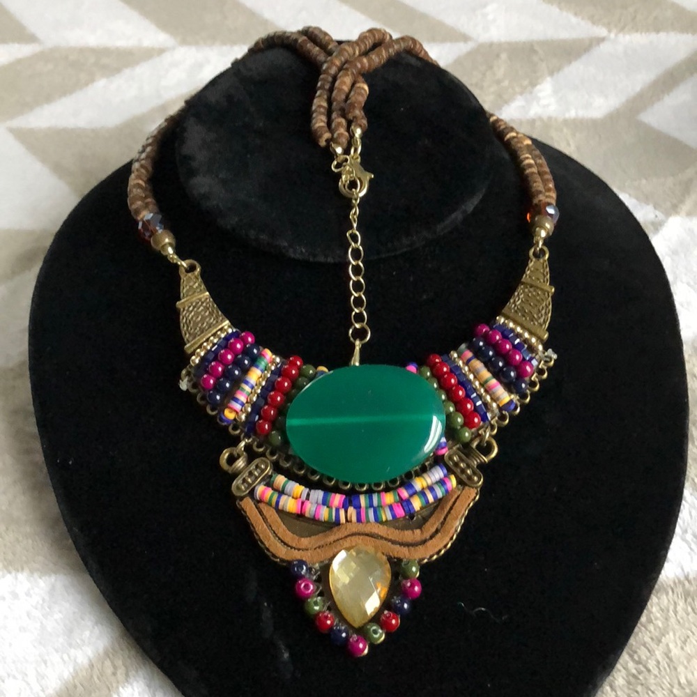 Pretty multi colored necklace